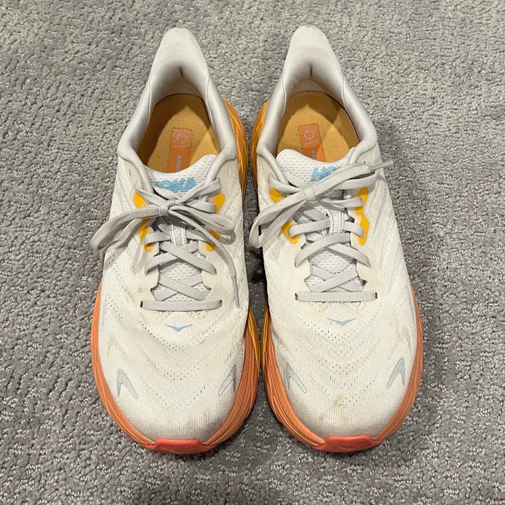 Women’s Hoka (arahi 6), size 9